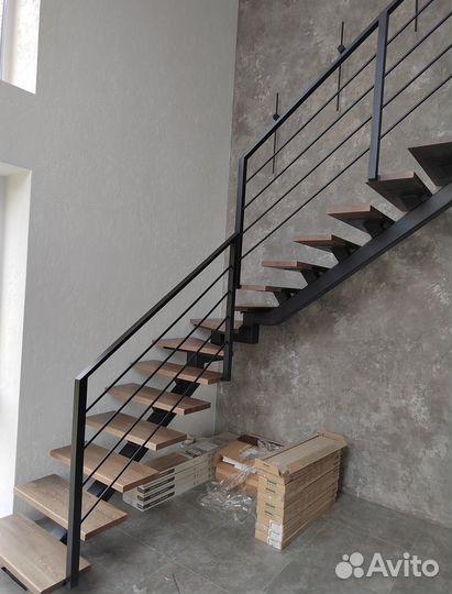 Металлический Каркас П-образной Лестницы на Второй