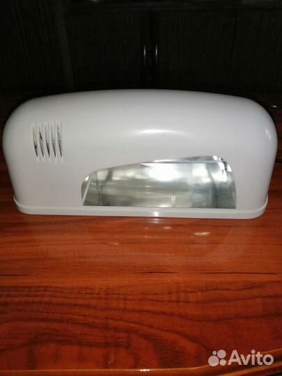 Лампа для сушки ногтей