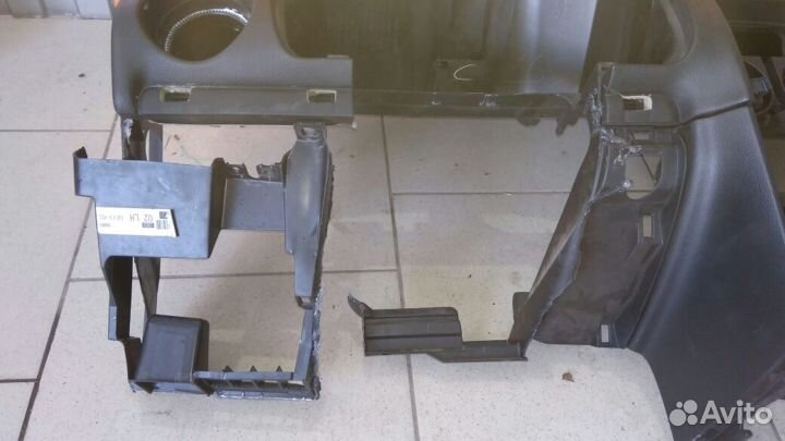 Панель торпедо на Mazda 6 GG