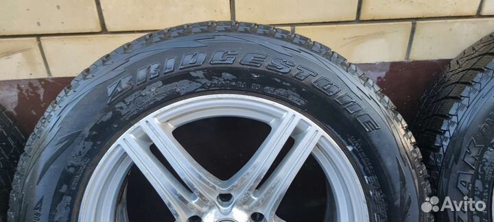 Bridgestone Blizzak DM-V1 225/65 R17