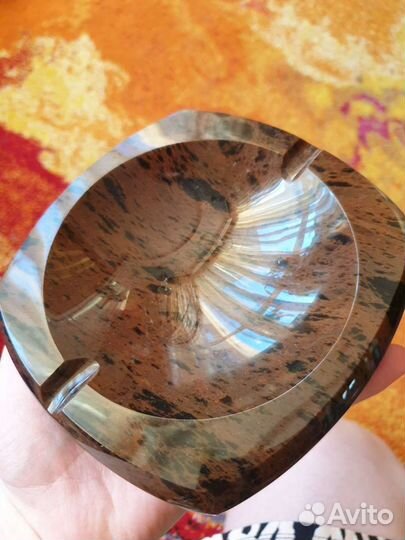 Пепельница из обсидиана