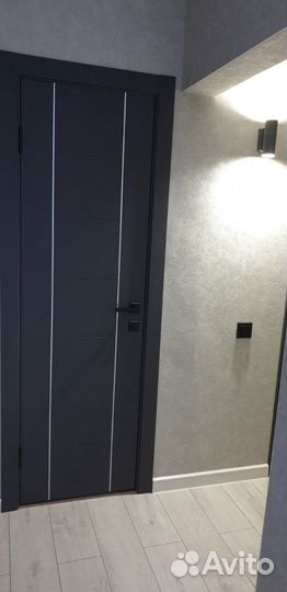 Двери серые с молдингом