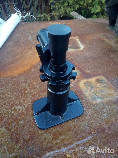 Домкрат УАЗ чугунный винтовой