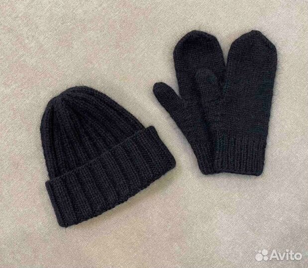 Набор шапка и варежки