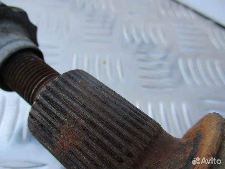 Полуось левая Volkswagen Polo 2010г 1.6 АКПП