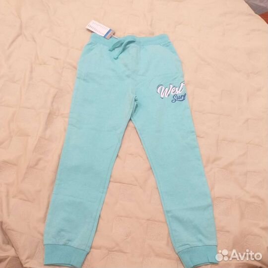 Костюмы и брюки новые р. 110 и 116