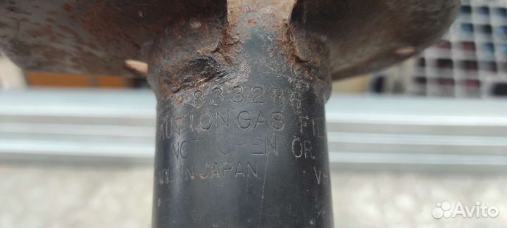 Амортизатор KYB 333286