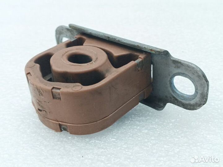 Подушка глушителя Audi A6 C7 1.8 CYG 2018