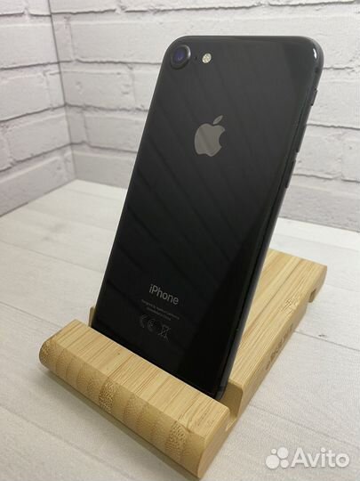 iPhone 8, 64 ГБ