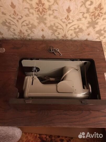 Швейная машина Lаda