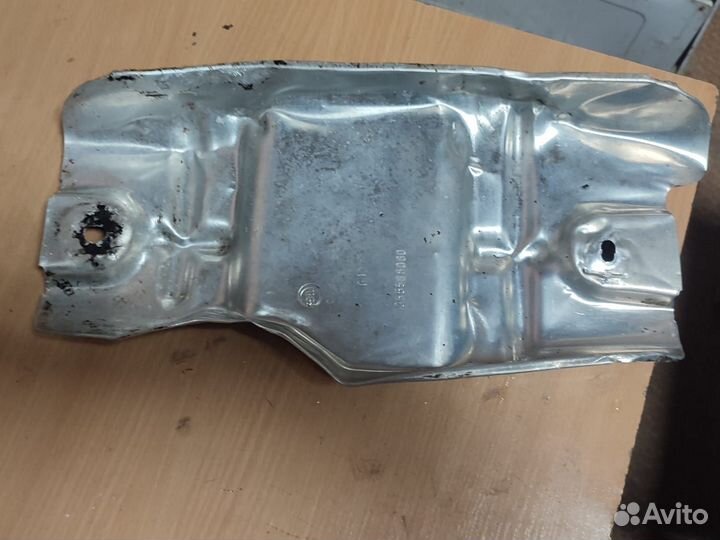 Экран теплозащитный (термоэкран) рулевой рейки 135