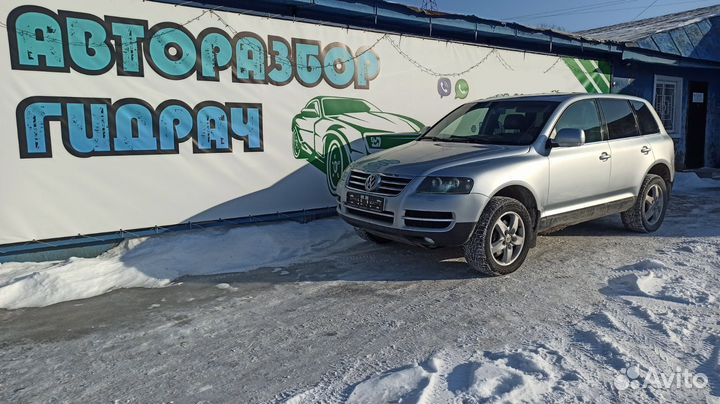 Крепление АКБ Volkswagen Touareg 7L0801283D Отличное состояние