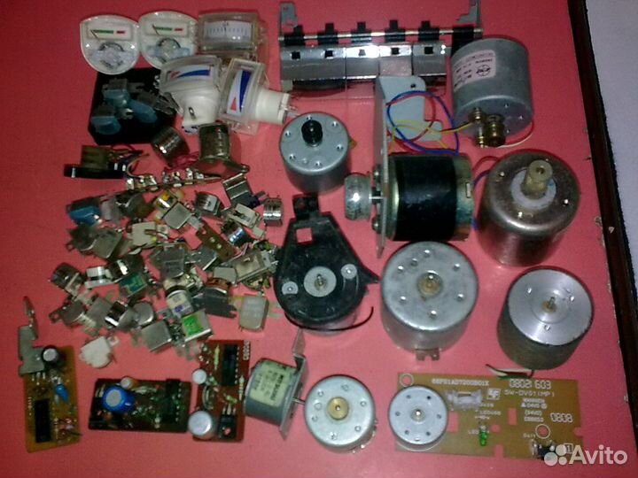 Разные головки и запчасти от магнитофонов