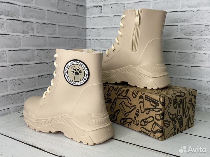 Резиновые сапоги новые размер 39,40,41