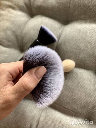 Кисти новые пудра тон хайлайтер