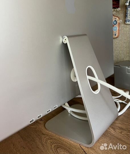 Apple Cinema HD Display 23'' A1082/2008 (матовый)