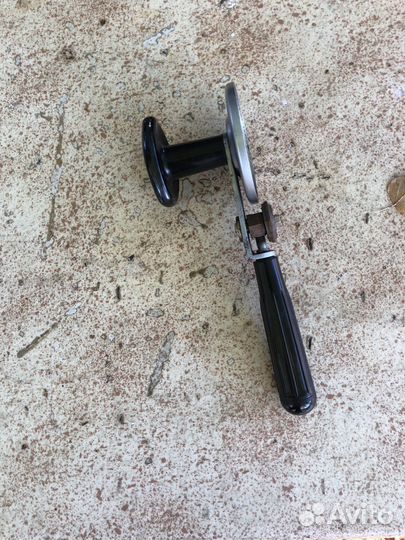 Закаточная машинка для жестяных банок