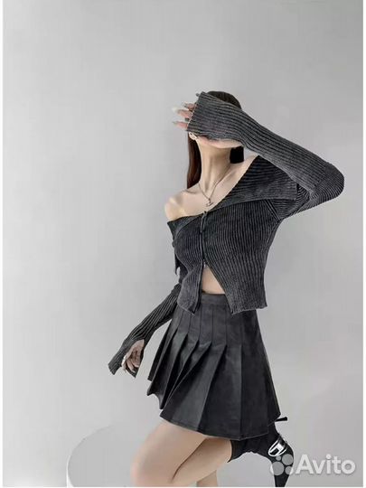 Кофта с открытыми плечами