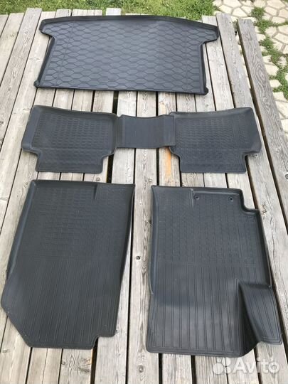 Коврики полиуретан. Kia Rio Х компл с багажником