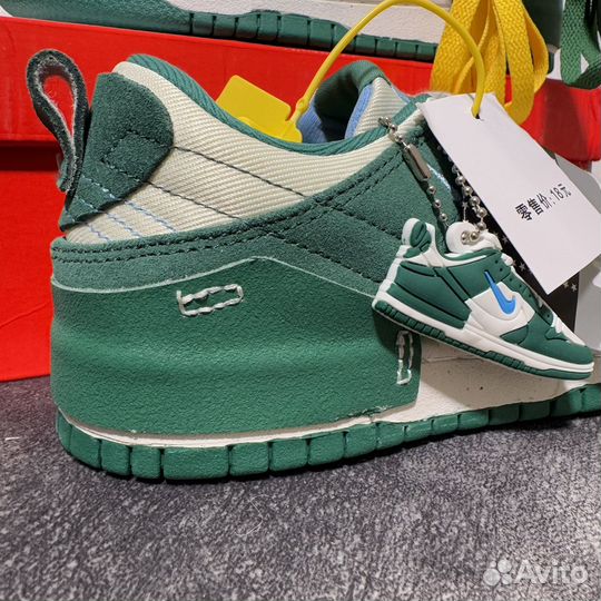 Кроссовки Nike Dunk Low женские