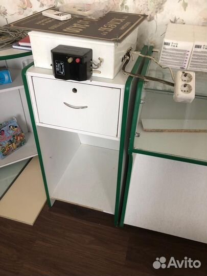 Продается оборудование для магазина,вытяжки для ст