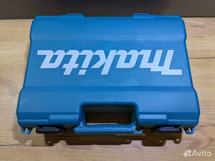 Шуруповерт Makita DF333dwye