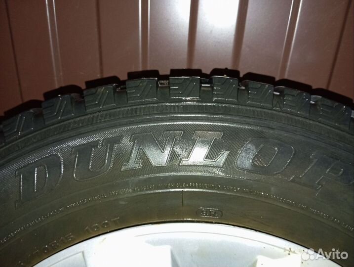 Dunlop SP Winter Ice 01 205/70 R15 100T