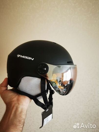 Горнолыжный шлем