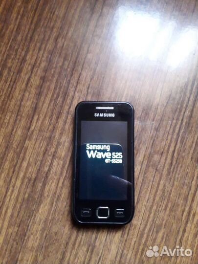 Телефон Samsung Wave 525