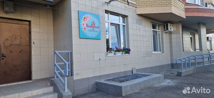 Сдам в аренду парикмахерское кресло