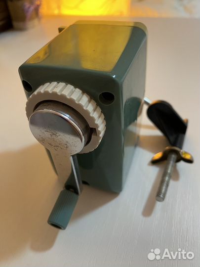 Продаеться точилка для карандашей