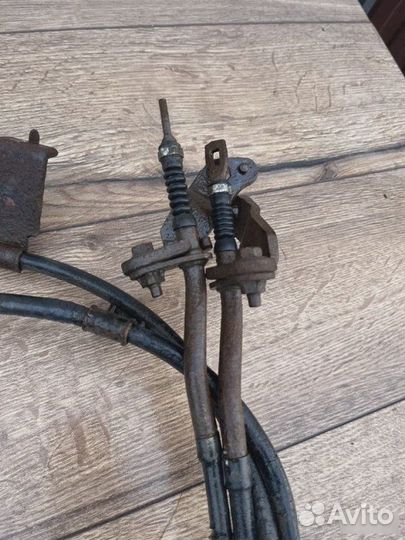 Трос ручного тормоза Nissan Primera 2.0