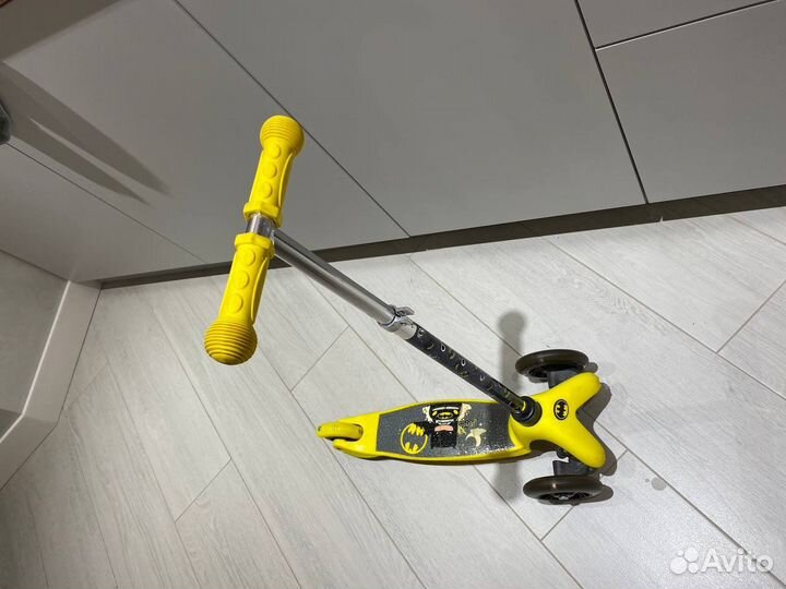 Самокат трехколесный