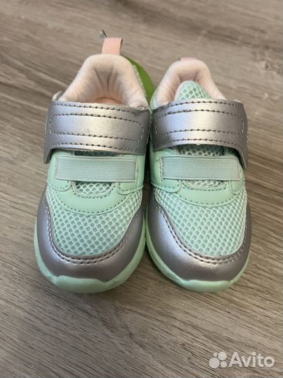 Новые кроссовки kakadu