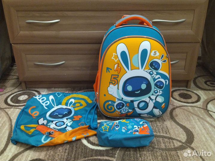 Школьный ранец новый