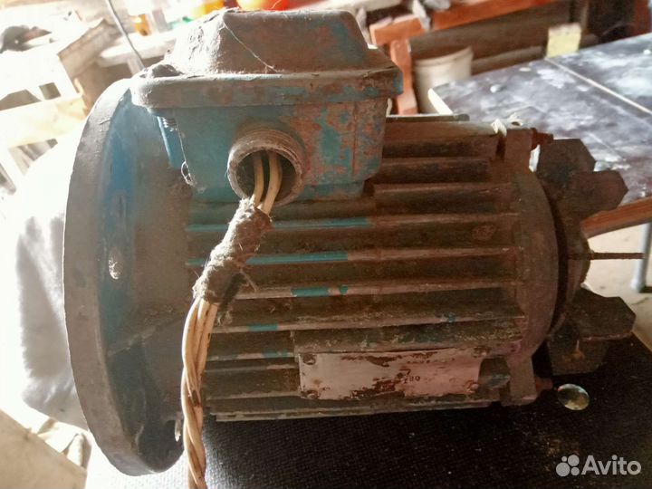 Двигатель электрический