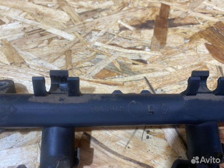 Топливная рампа Renault Megane седан K4M 1.6 2005