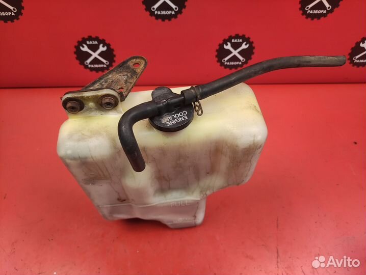 Расширительный бачок Toyota 4Runner 1987-1995