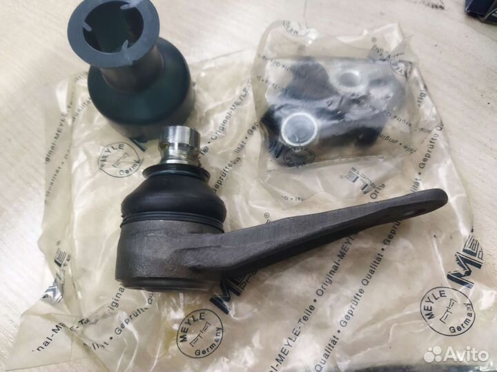 Шаровая опора Audi 80 Volkswagen Passat