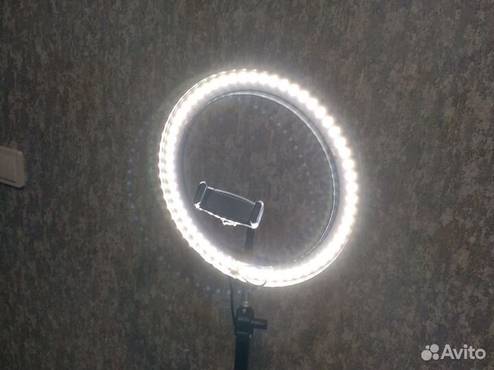 Кольцевая лампа со штативом