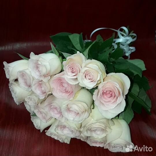 Розы по 100, букеты