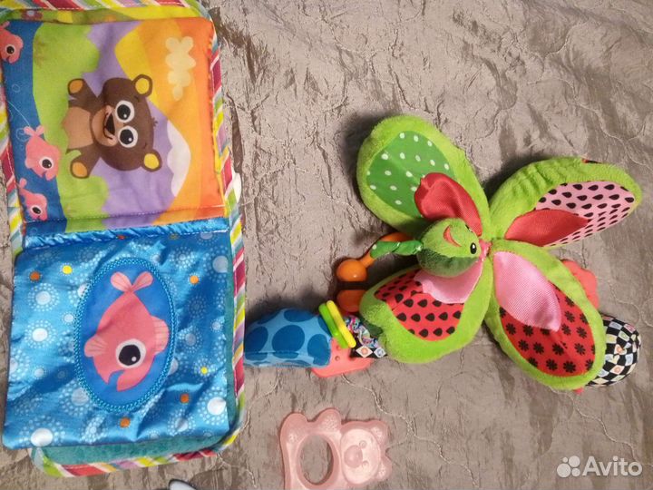 Игрушки на коляску /мягкая книжка
