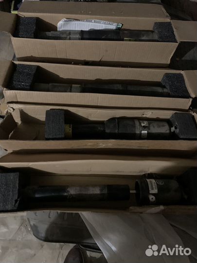 Стойки Пневмо Тахо 900