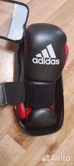 Боксерские перчатки 10 oz adidas