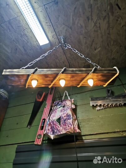 Люстра потолочная деревянная