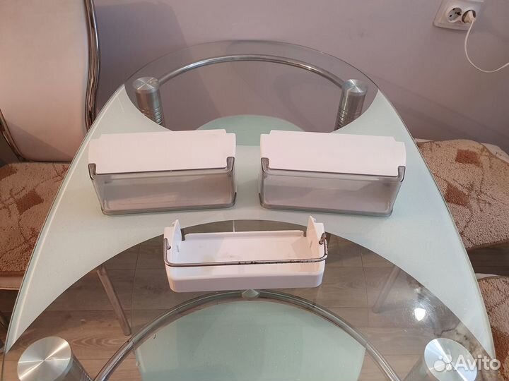 Полки и ящики от холодильника Атлант