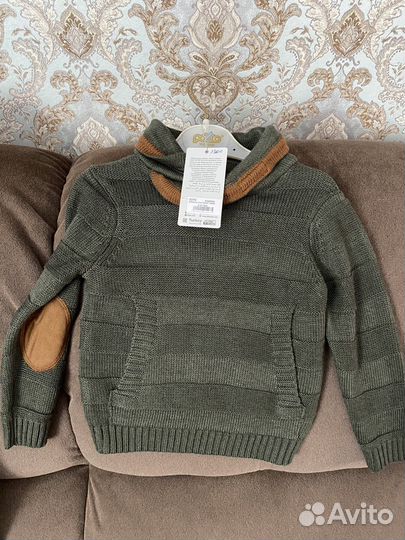 Комплект новый свитер (104)и брюки (110) Acoola