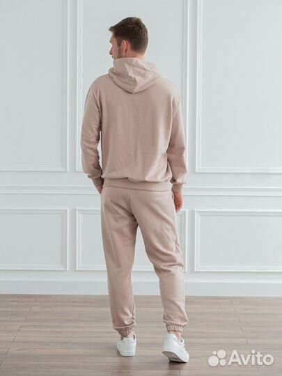 Костюм спортивный