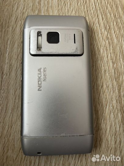 Телефон Nokia n8
