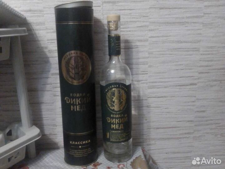 Туба с бутылкой из- под водки